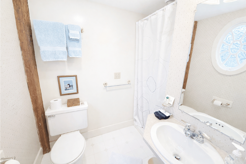 The Shaker Room Bathroom